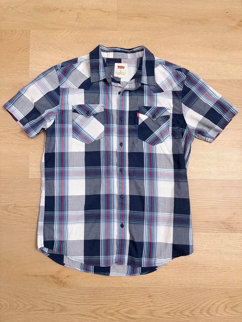 Levi’s Men’s Medium Plaid Short Sleeve Button Up Shirt Blue Red White